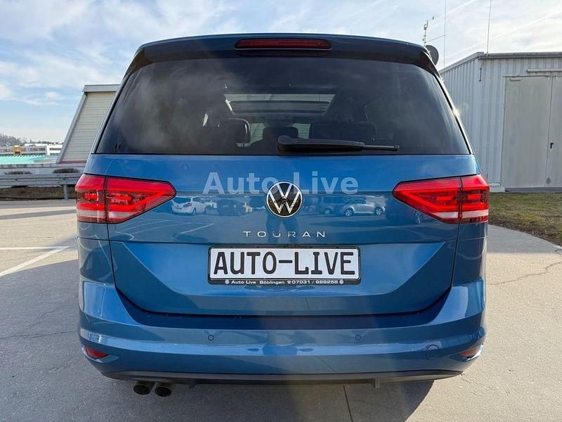 Gebraucht VW Touran 150 PS (110 kW) 2022 Caribbean blue metallic Van / Kleinbus