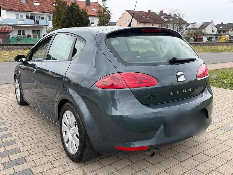 Usata Seat Leon 105 CV (77 kW) 2006 Grigio Utilitaria
