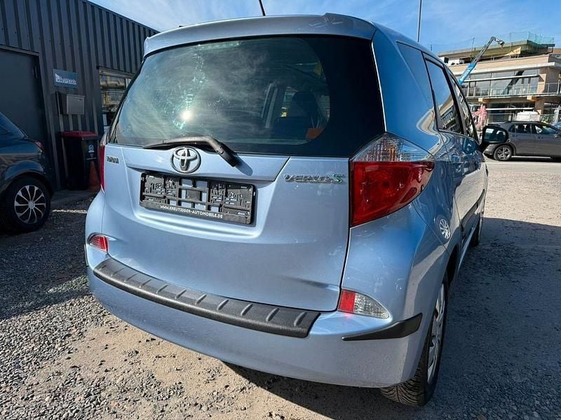 Gebraucht Toyota Verso-S 99 PS (72 kW) 2011 Blau Van / Kleinbus