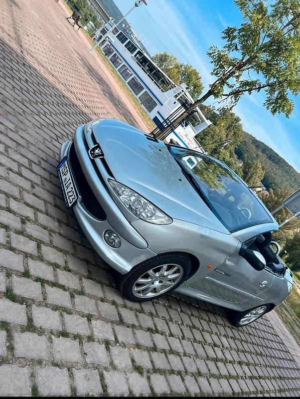 Silber Gebraucht 2006 Peugeot 206 Cabrio | 1.900 € (Fairer Preis) - Bild 1/3