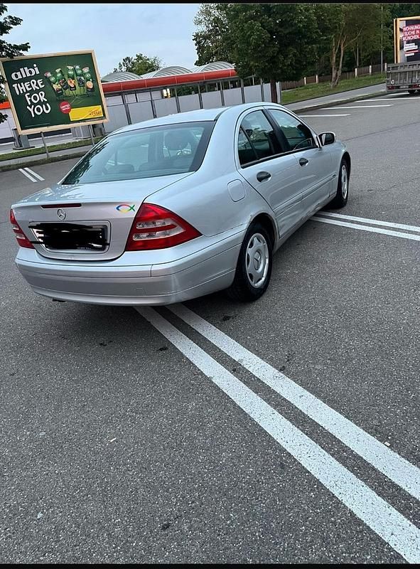 Gebraucht Mercedes C180 143 PS (105 kW) 2002 Silber Limousine
