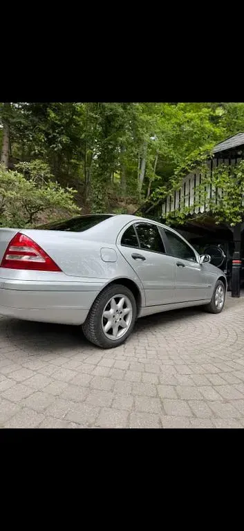 Gebraucht Mercedes C240 Elegance 170 PS (125 kW) 2003 Silber Limousine