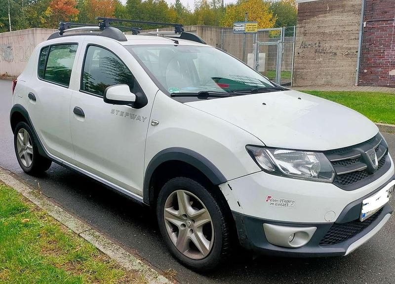 Gebraucht Dacia Sandero Prestige 90 PS (66 kW) 2014 Weiß Kleinwagen