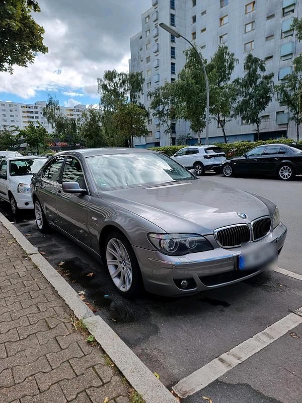 Grau Gebraucht 2006 BMW 730 Limousine | 6.000 € (Fairer Preis) - Bild 1/4