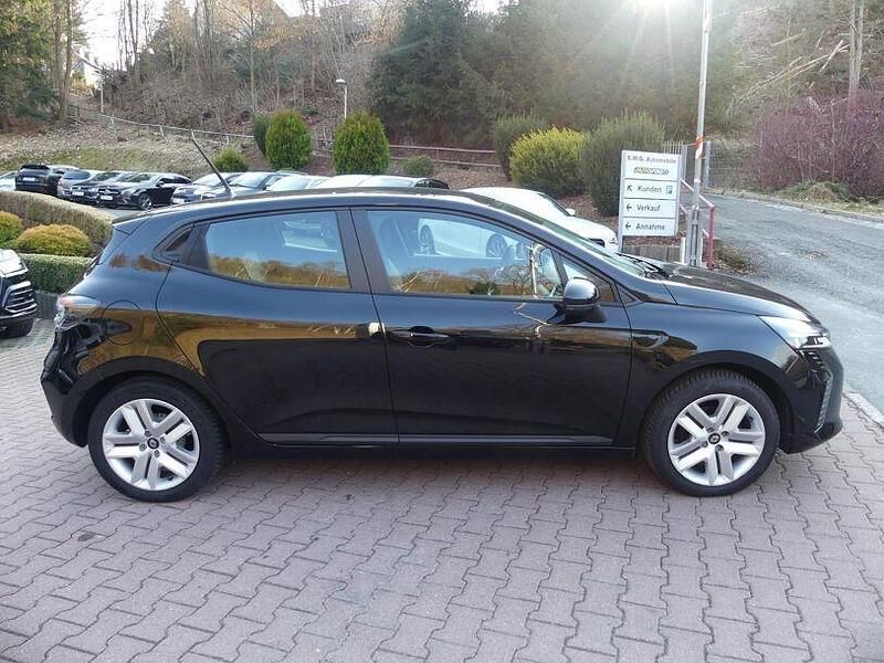 Gebraucht Renault Clio V 91 PS (66 kW) 2024 Unbekannt Limousine