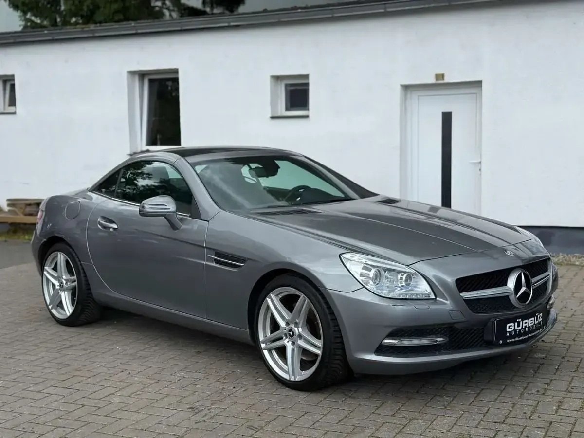 Gebraucht Mercedes SLK250 204 PS (150 kW) 2012 Palladiumsilbermetallic Cabrio