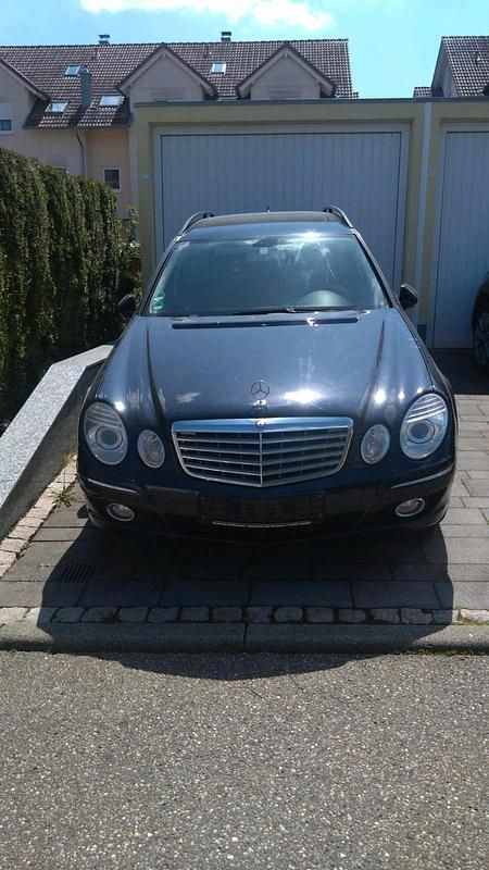 Gebraucht Mercedes E320 204 PS (150 kW) 2007 Blau Kombi