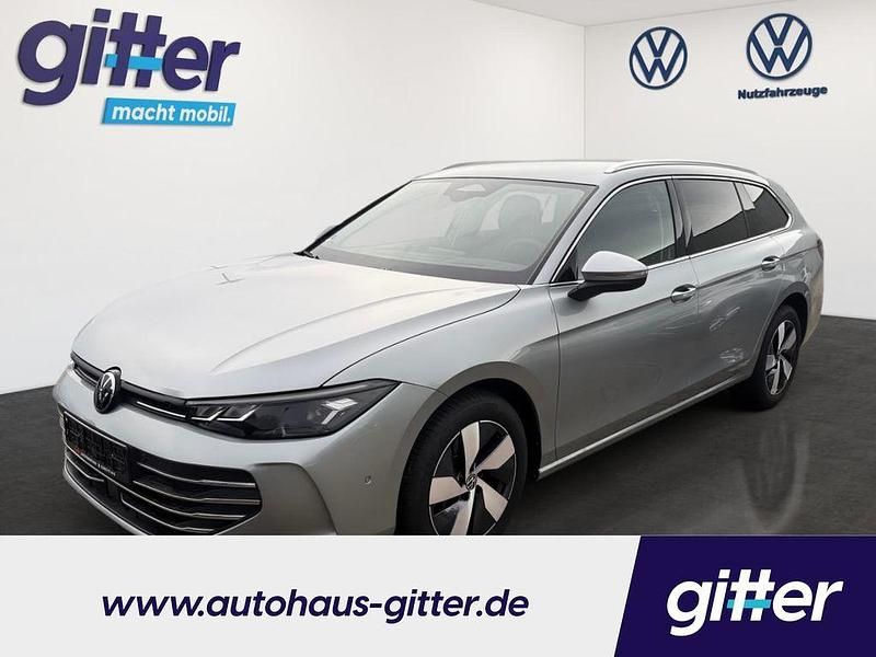 Oyster silver metallic Gebraucht 2024 VW Passat IQ Drive Kombi | 43.749 € (Fairer Preis) - Bild 1/4