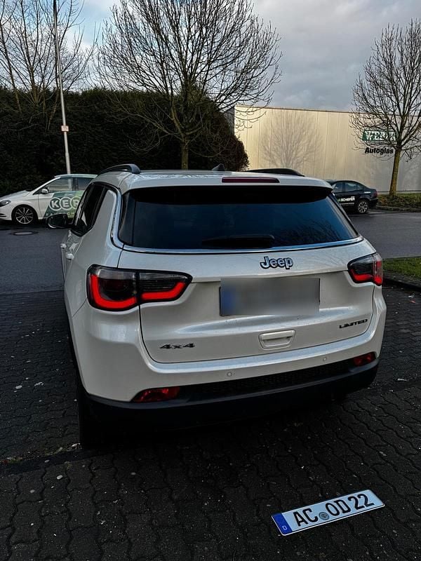 Gebraucht Jeep Compass Limited 170 PS (125 kW) 2017 Weiß SUV