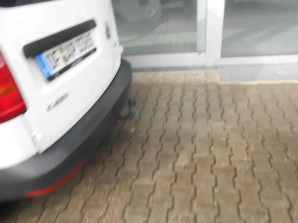 Używany VW Caddy 102 KM (75 kW) 2017 Biały Minivan