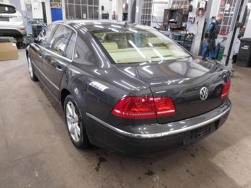 Gebraucht VW Phaeton 239 PS (175 kW) 2012 Moccaanthrazit perleffekt Limousine