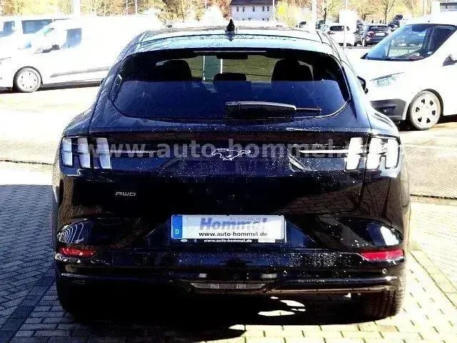 Gebraucht Ford Mustang Mach-E Standard Range 275 kW (375 PS) 2021 Schwarz SUV