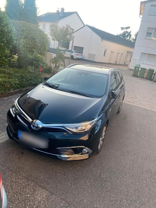Gebraucht 2017 Toyota Auris Hybrid Executive Kombi | 13.000 € (Fairer Preis) - Bild 1/4