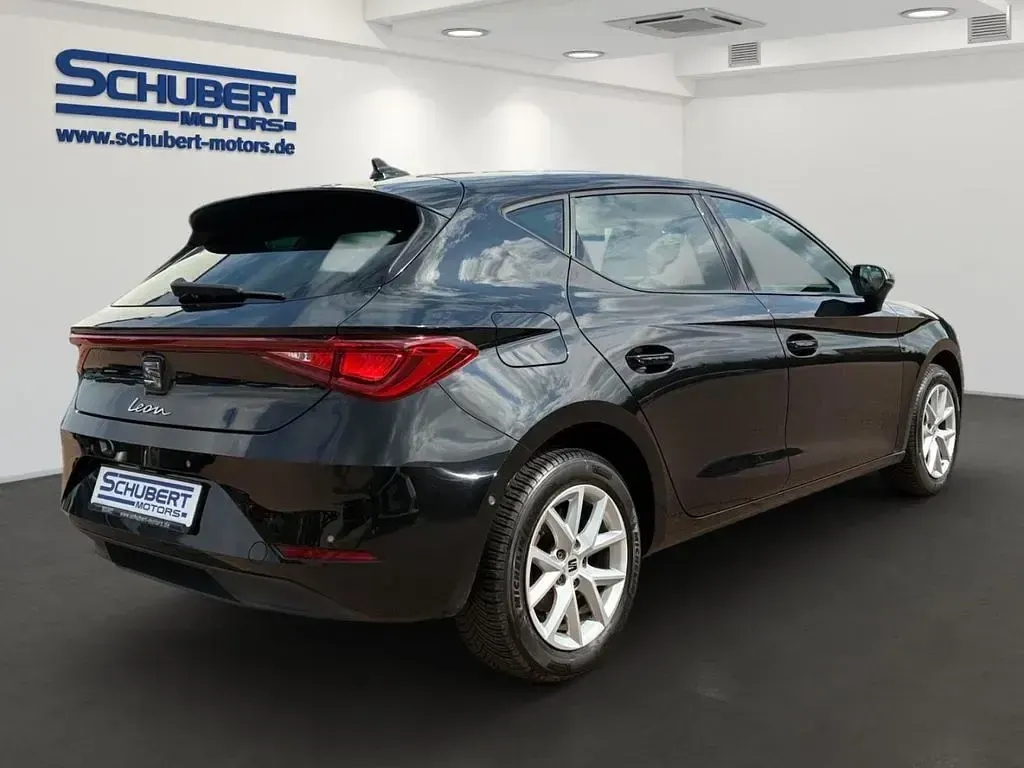 Gebraucht Seat Leon Style 131 PS (96 kW) 2020 Schwarz Limousine