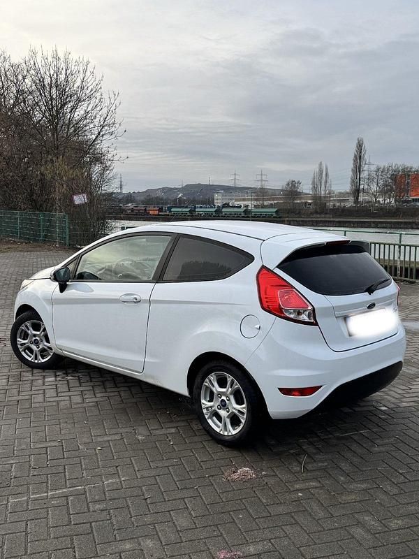 Gebraucht Ford Fiesta SYNC Edition 65 PS (47 kW) 2014 Weiß Kleinwagen