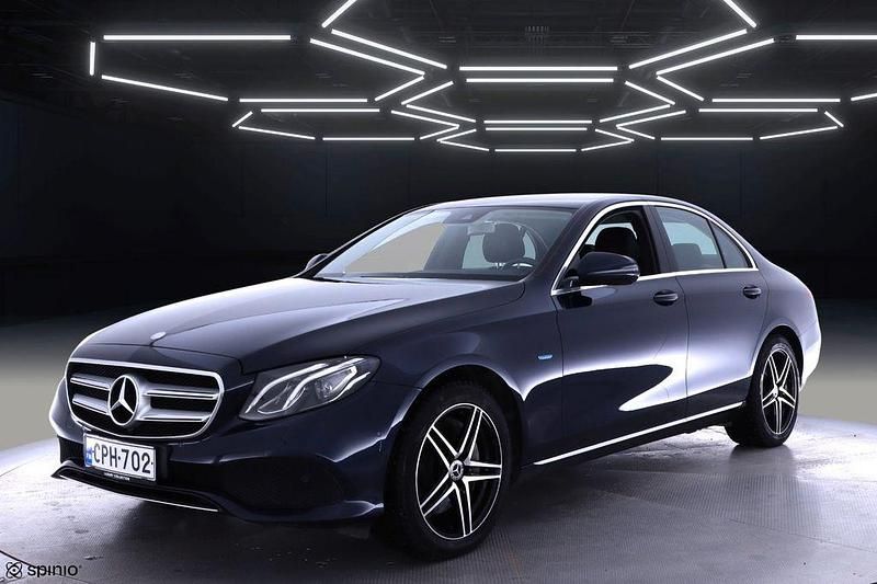 Gebraucht Mercedes E350 Avantgarde 211 PS (155 kW) 2016 Blau Limousine