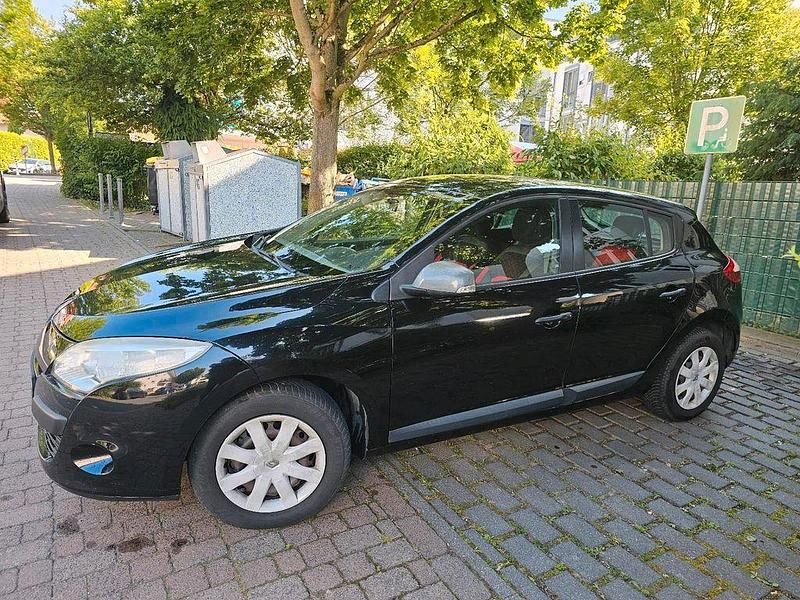 Gebraucht Renault Mégane 110 PS (80 kW) 2011 Schwarz Limousine