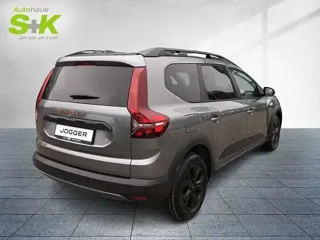 Gebraucht Dacia Jogger Extreme 141 PS (103 kW) 2025 Dolomitgrau (grau) Van / Kleinbus