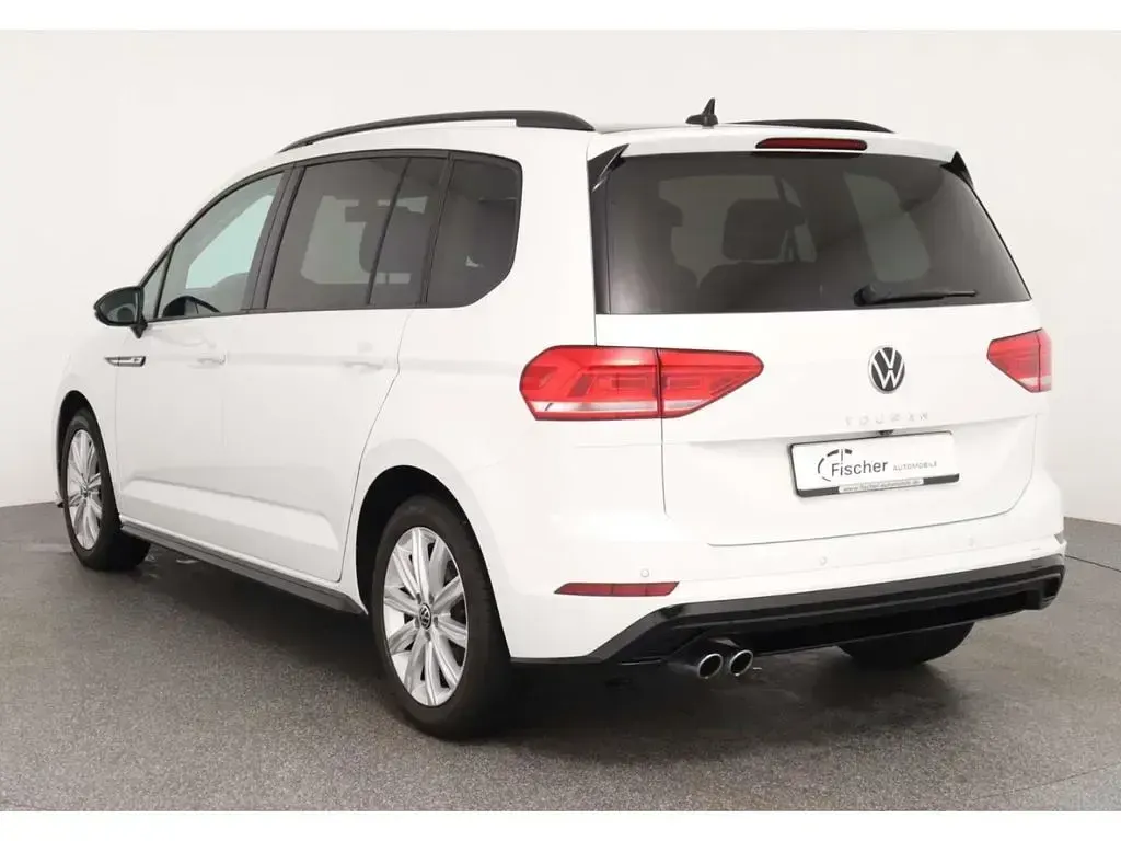 Gebraucht VW Touran Highline 150 PS (110 kW) 2022 Weiss Van / Kleinbus