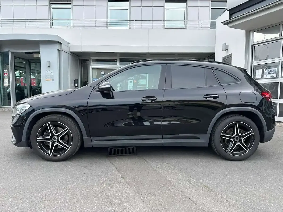 Gebraucht Mercedes GLA220 AMG line 190 PS (139 kW) 2021 Schwarz SUV