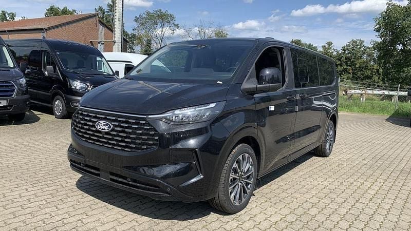 Schwarz Neu 2025 Ford Tourneo Custom Titanium Van / Kleinbus | 67.490 € - Bild 1/4