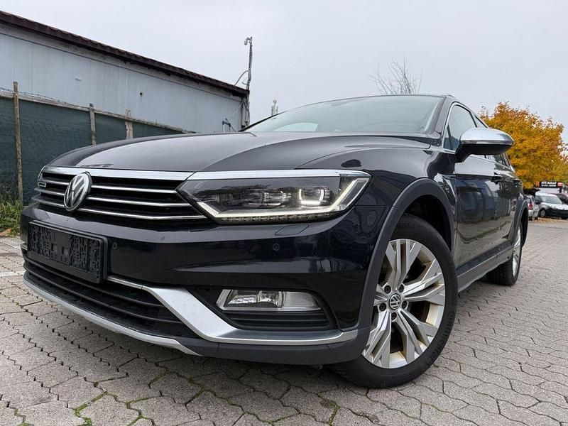 Schwarz Gebraucht 2016 VW Passat Alltrack Kombi | 10.500 € - Bild 1/4