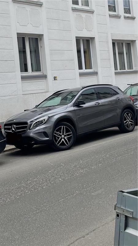 Gebraucht 2015 Mercedes GLA200 SUV | 13.900 € (Guter Preis) - Bild 1/4