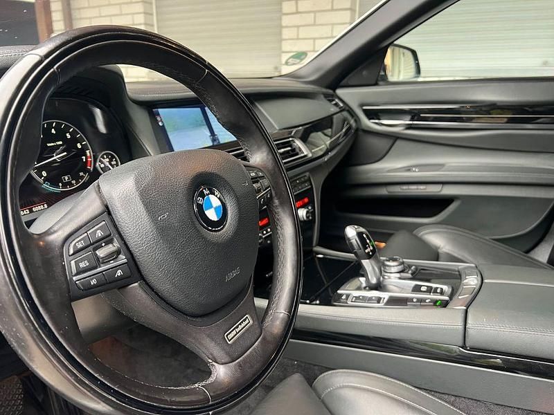 Gebraucht BMW 750 Performance 408 PS (300 kW) 2009 Silber Limousine