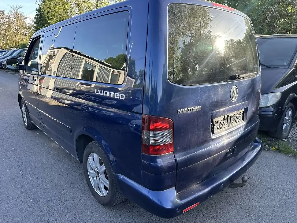 Gebraucht VW T5 United 131 PS (96 kW) 2009 Shadowblue metallic Van