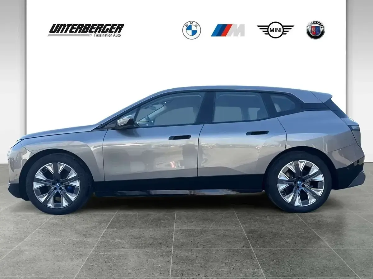 Gebraucht BMW iX Sport Line 384 kW (523 PS) 2025 Oxidgrau SUV