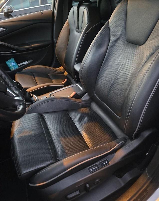 Gebraucht Opel Astra Innovation 150 PS (110 kW) 2015 Weiß Limousine