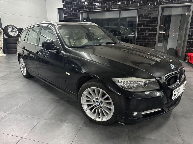 Schwarz Gebraucht 2012 BMW 320 Comfort Edition Kombi | 6.999 € (Superpreis) - Bild 1/4