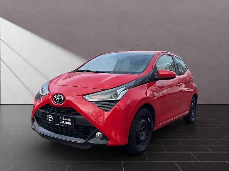 Gebraucht Toyota Aygo X-play 72 PS (52 kW) 2019 Rot Kleinwagen