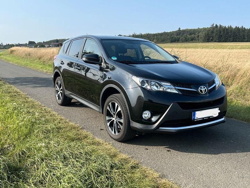 Schwarz Gebraucht 2015 Toyota RAV4 Edition-S SUV | 14.900 € (Fairer Preis) - Bild 1/4