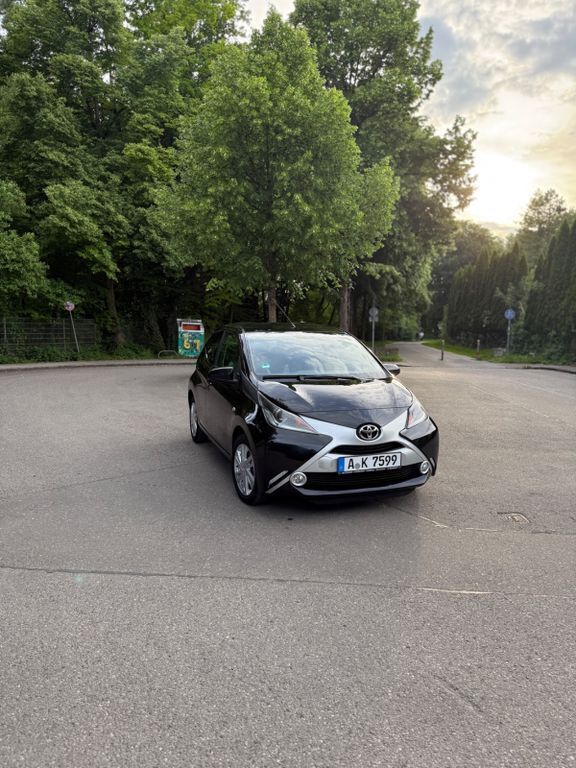Schwarz Gebraucht 2018 Toyota Aygo X-play Kleinwagen | 8.500 € (Guter Preis) - Bild 1/4