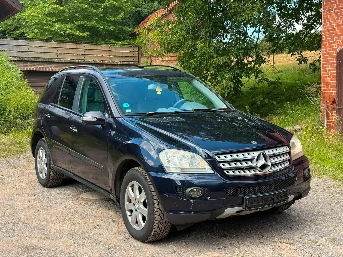 Gebraucht Mercedes ML280 190 PS (139 kW) 2007 Violet SUV