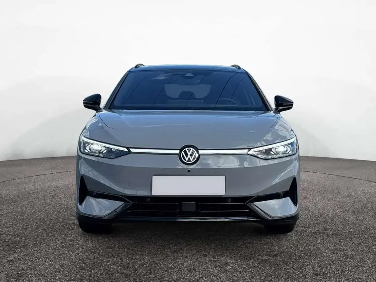 Neu VW ID.7 Pro 210 kW (286 PS) 2026 Scale silver Kombi