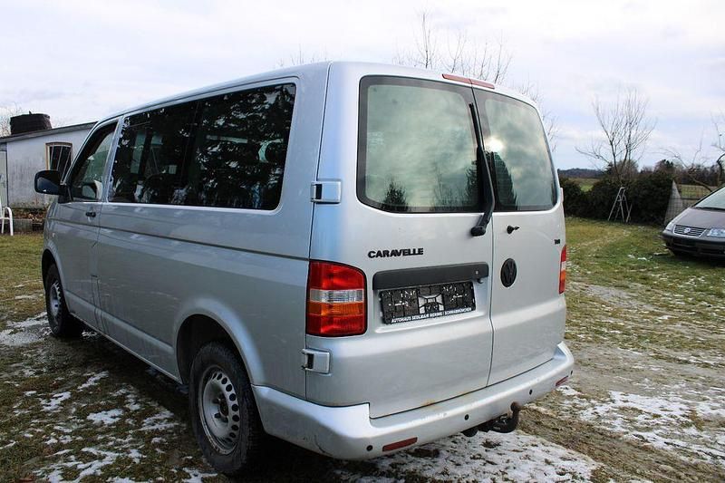 Gebraucht VW Caravelle 131 PS (96 kW) 2009 Silber Van / Kleinbus