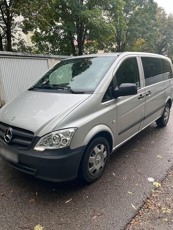 Silber Gebraucht 2013 Mercedes Vito Van / Kleinbus | 13.000 € - Bild 1/4