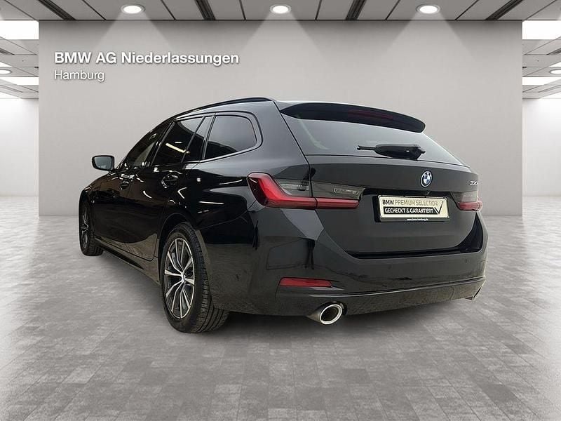 Gebraucht BMW 330e Sport Line 184 PS (135 kW) 2022 Schwarz Kombi