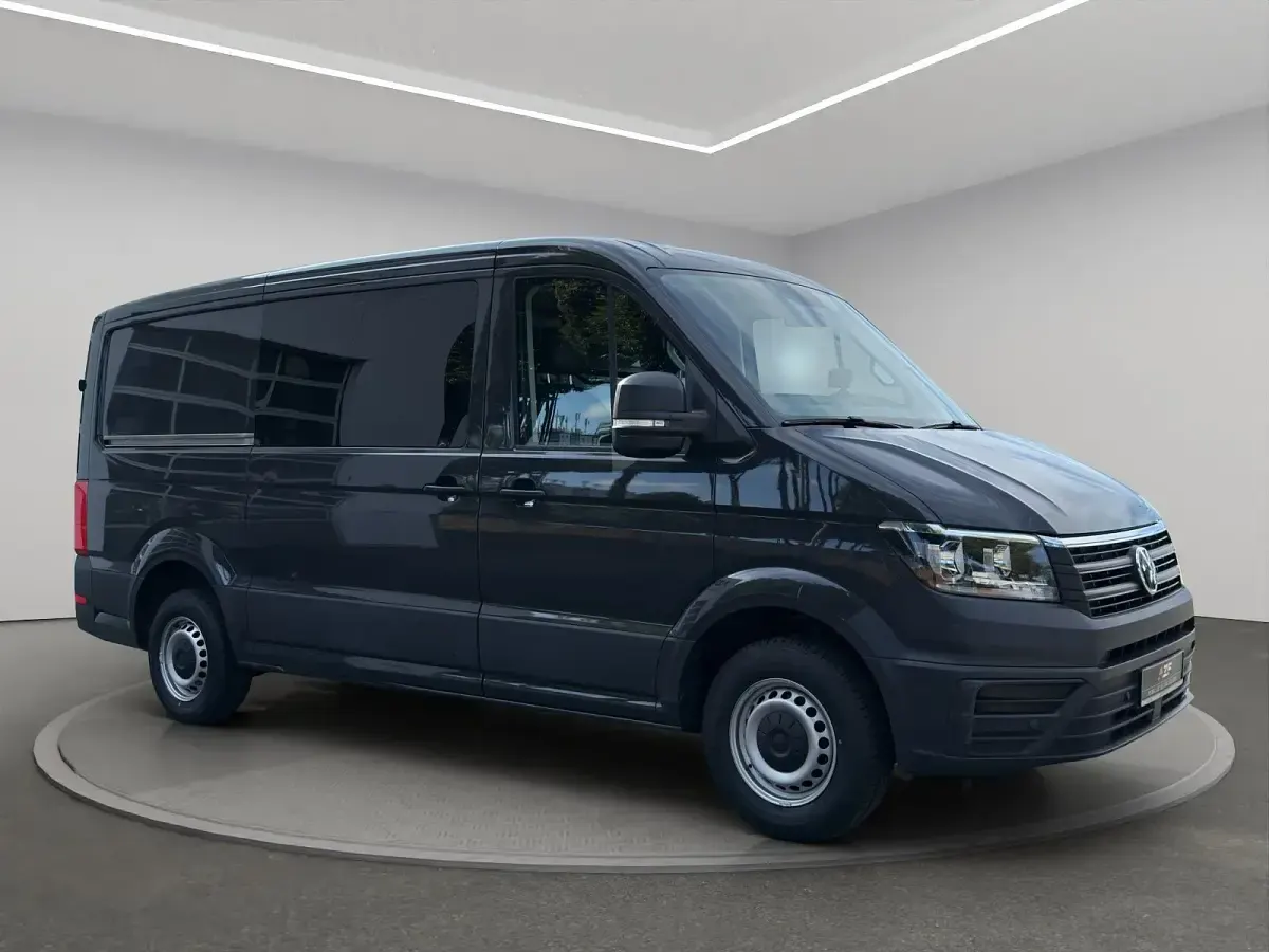 Gebraucht VW Crafter 140 PS (102 kW) 2021 Schwarzgrau Van