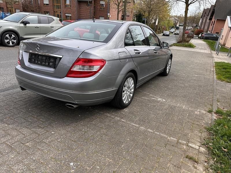 Gebraucht Mercedes C300 231 PS (169 kW) 2009 Silber Limousine