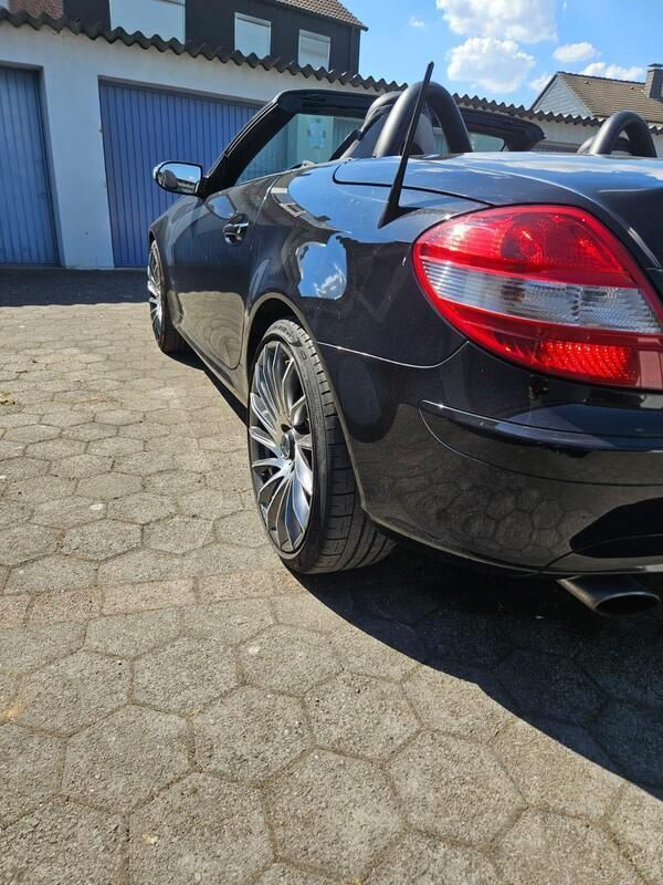 Schwarz Gebraucht 2004 Mercedes SLK200 Cabrio | 6.000 € - Bild 1/4