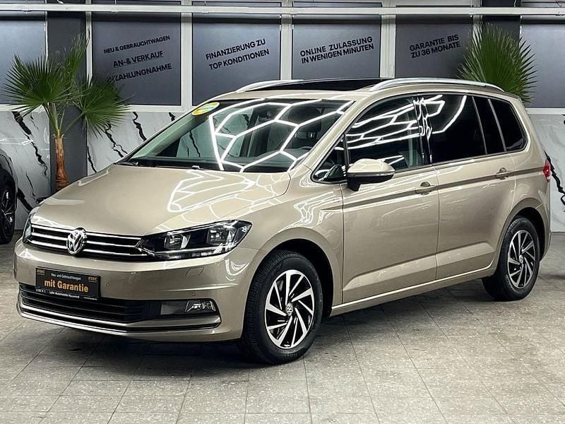 Beige Gebraucht 2018 VW Touran Join Van / Kleinbus | 18.850 € (Guter Preis) - Bild 1/4