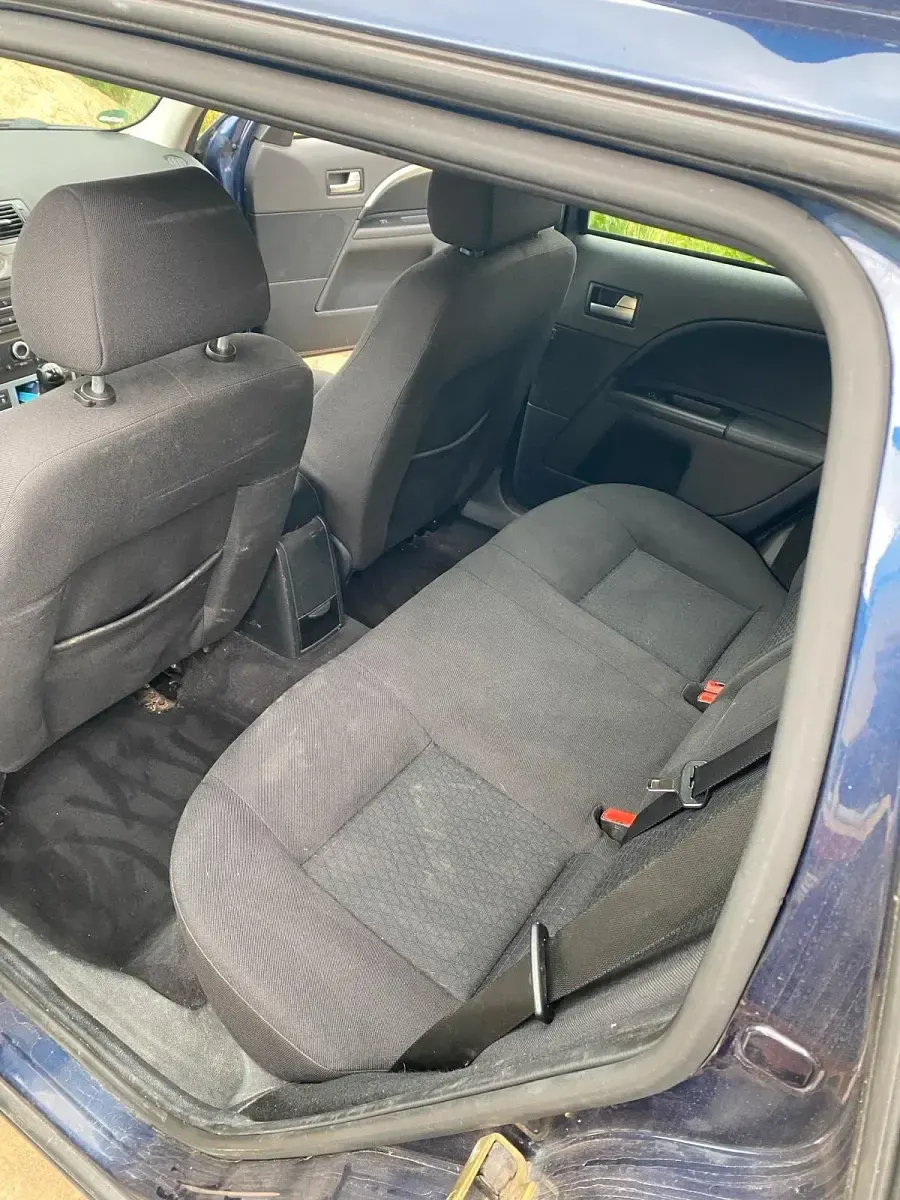Gebraucht Ford Mondeo 130 PS (95 kW) 2004 Blau Kombi
