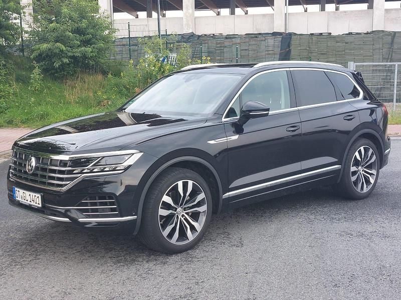 Schwarz Gebraucht 2018 VW Touareg Elegance SUV | 43.900 € (Etwas zu teuer) - Bild 1/4