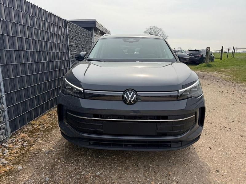 Neu VW Tiguan 150 PS (110 kW) 2026 Dolphin grey SUV