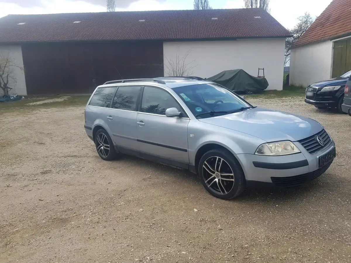 Second-hand VW Passat 131 CP (96 kW) 2003 Argintiu Break