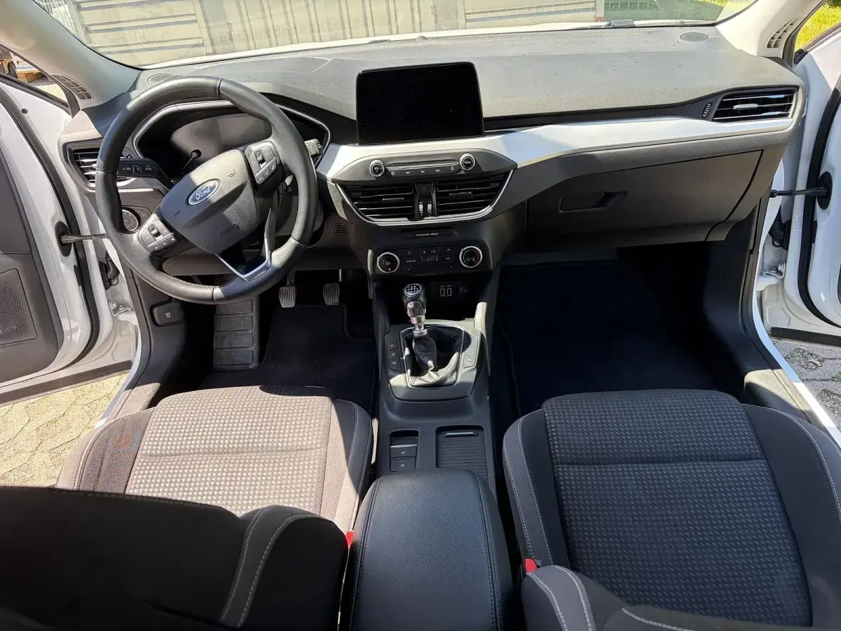 Gebraucht Ford Focus Cool & Connect 125 PS (91 kW) 2021 Weiß Kombi