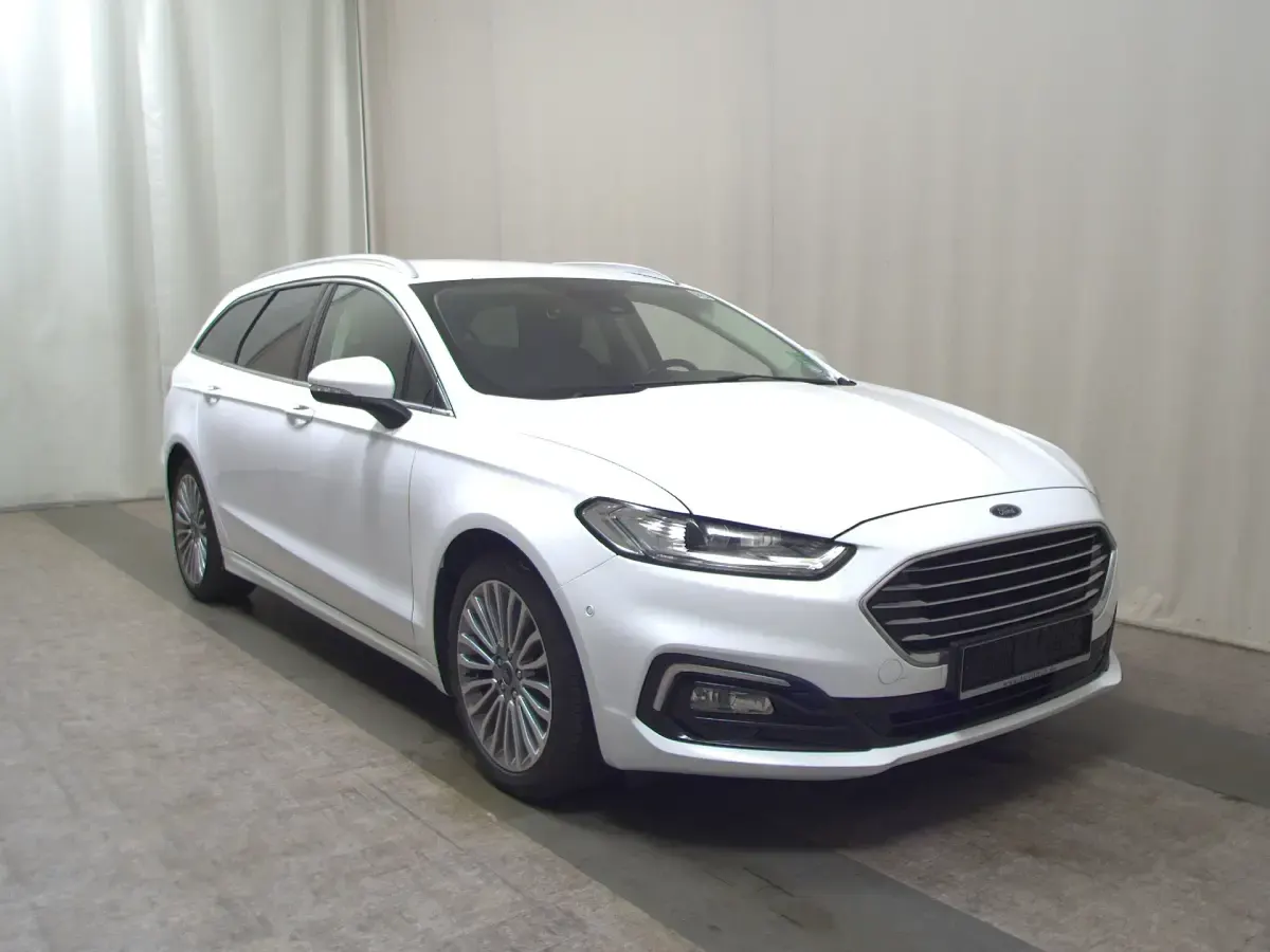 Gebraucht Ford Mondeo Titanium 190 PS (139 kW) 2022 Frostweiß Kombi